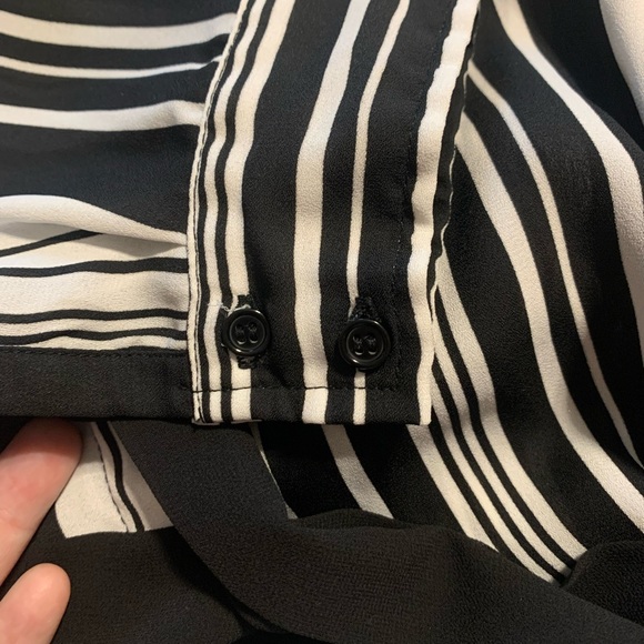 Jones Studio Oversized Blouse - Size Small - Picture 8 of 9